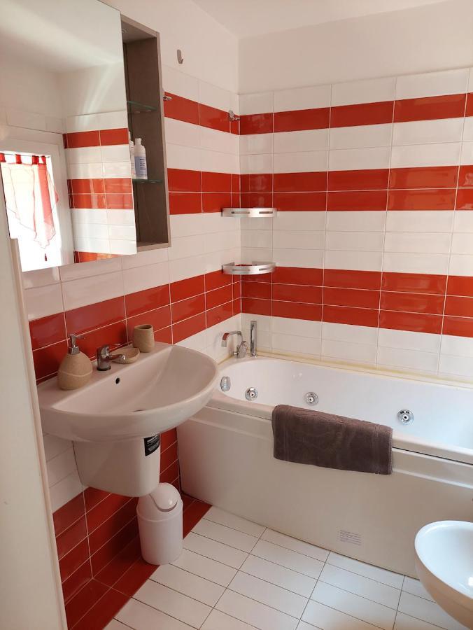 2Towers Holiday House_Centro Storico Di Болоня Екстериор снимка